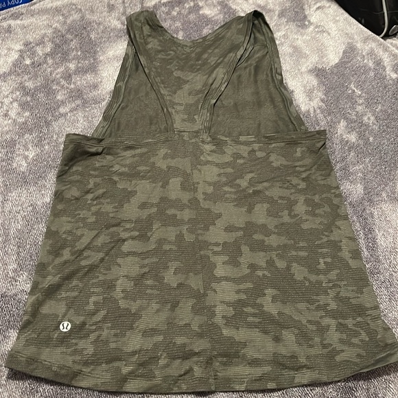 Lululemon Tank ✨ - Picture 3 of 3